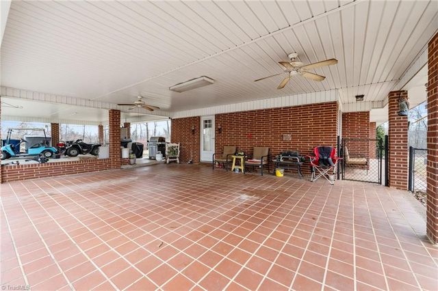 896 Knowles Road, Reidsville, NC 27320