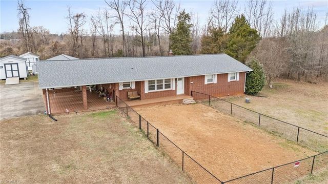896 Knowles Road, Reidsville, NC 27320
