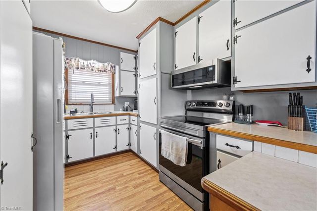 896 Knowles Road, Reidsville, NC 27320