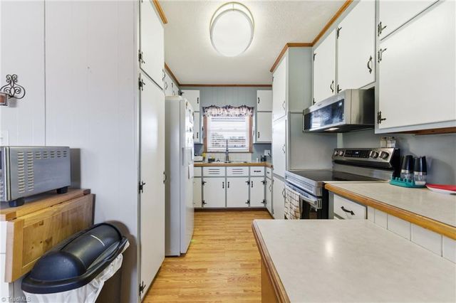 896 Knowles Road, Reidsville, NC 27320