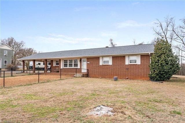 896 Knowles Road, Reidsville, NC 27320