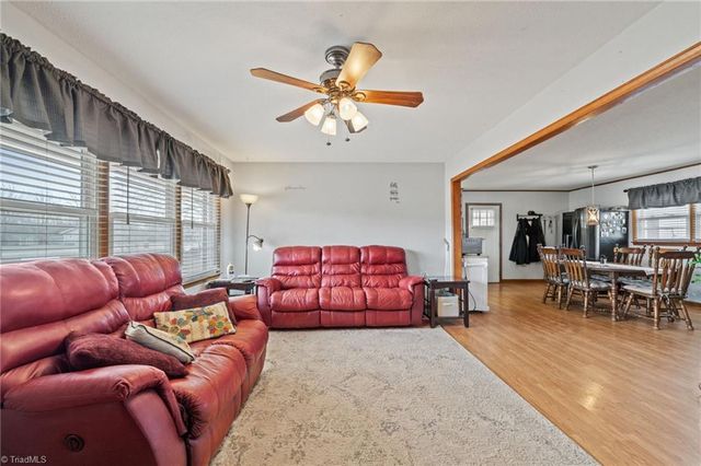 896 Knowles Road, Reidsville, NC 27320