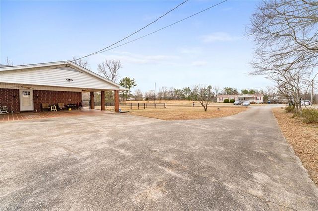 896 Knowles Road, Reidsville, NC 27320