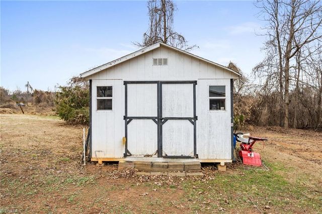 896 Knowles Road, Reidsville, NC 27320