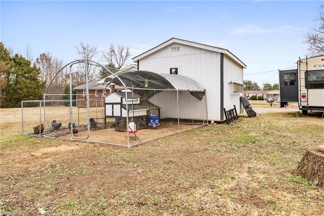 896 Knowles Road, Reidsville, NC 27320