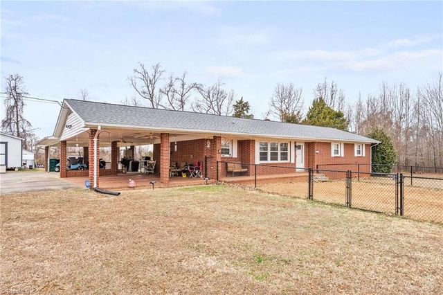 896 Knowles Road, Reidsville, NC 27320