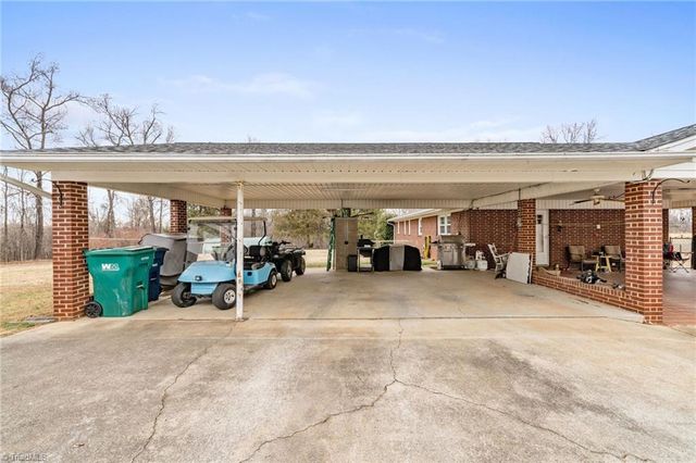 896 Knowles Road, Reidsville, NC 27320