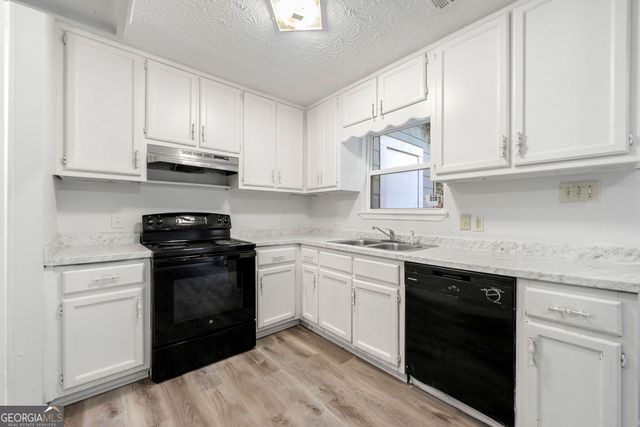 2575 Picardy Circle N B, Atlanta, GA 30349