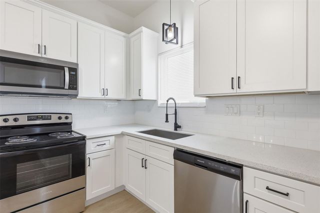 405 Clearwater Street B, Houston, TX 77029
