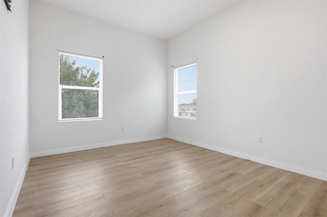 405 Clearwater Street B, Houston, TX 77029