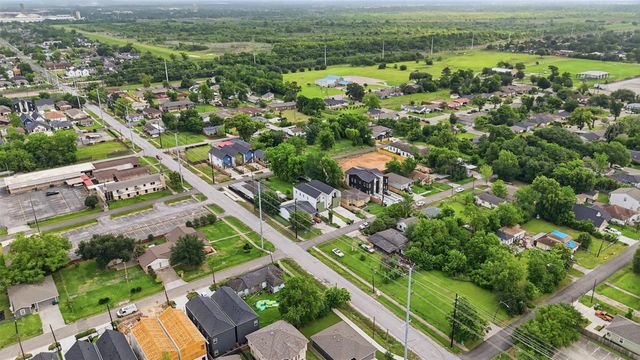 405 Clearwater Street B, Houston, TX 77029
