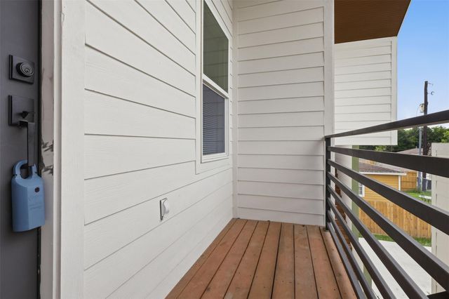 405 Clearwater Street B, Houston, TX 77029