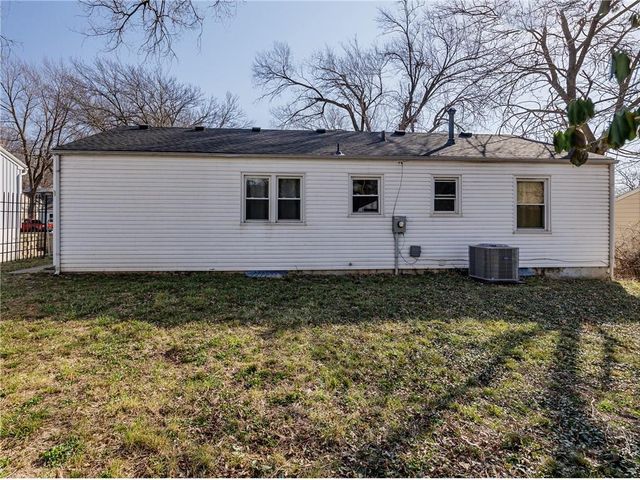 3500 N McCoy Street, Independence, MO 64050