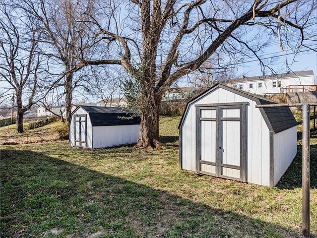 3500 N McCoy Street, Independence, MO 64050