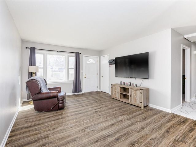 3500 N McCoy Street, Independence, MO 64050