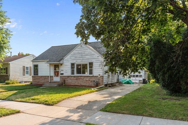 1526 RUGBY STREET, Oshkosh, WI 54901