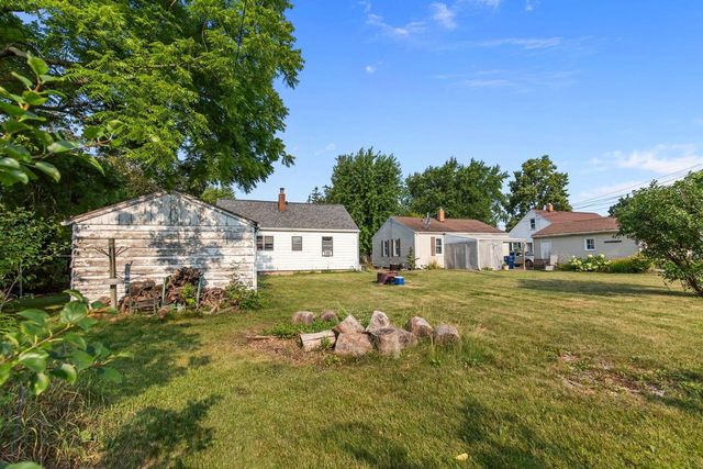 1526 RUGBY STREET, Oshkosh, WI 54901