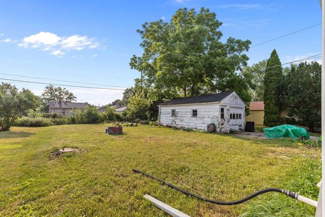 1526 RUGBY STREET, Oshkosh, WI 54901