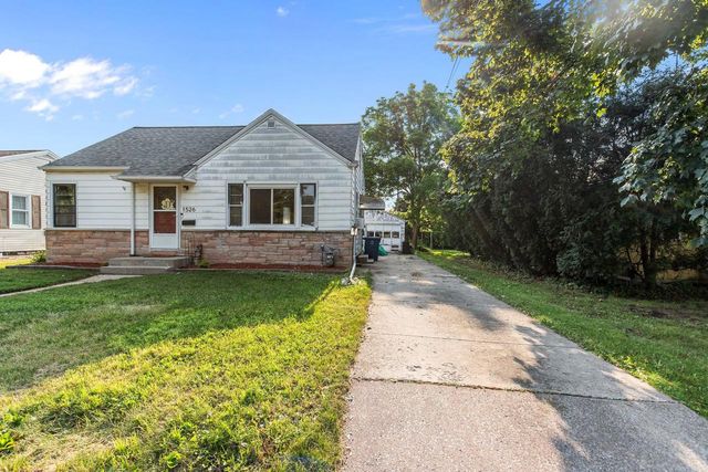 1526 RUGBY STREET, Oshkosh, WI 54901