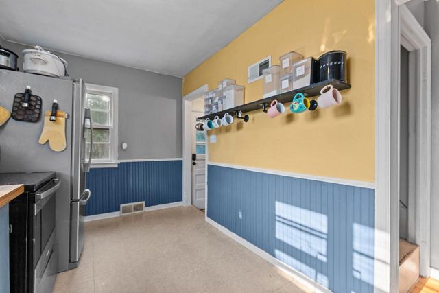 1526 RUGBY STREET, Oshkosh, WI 54901