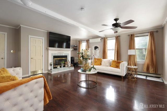 92 Main Street, Helmetta, NJ 08828