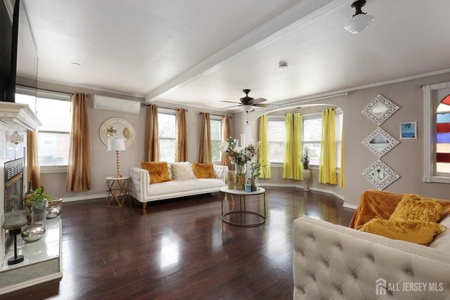 92 Main Street, Helmetta, NJ 08828