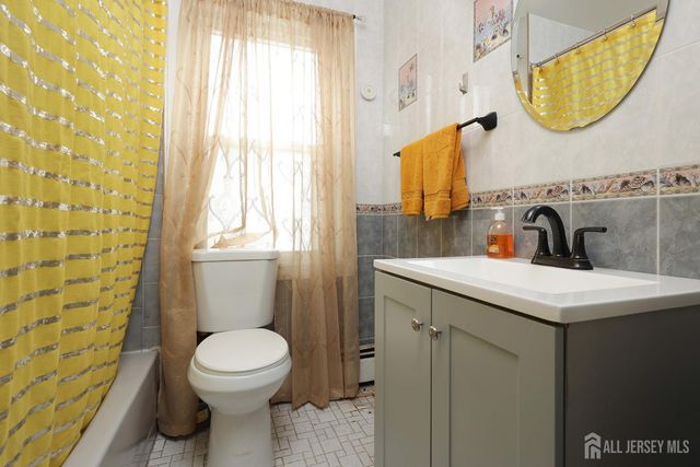 92 Main Street, Helmetta, NJ 08828