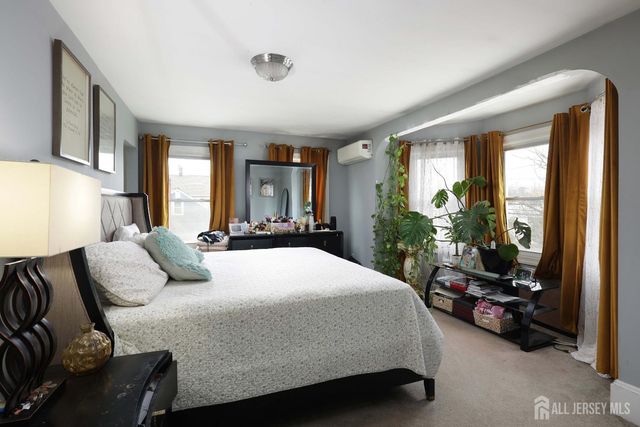 92 Main Street, Helmetta, NJ 08828