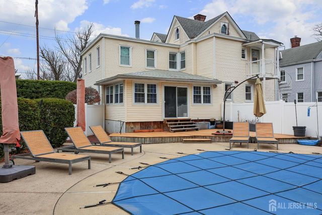 92 Main Street, Helmetta, NJ 08828