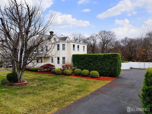 92 Main Street, Helmetta, NJ 08828