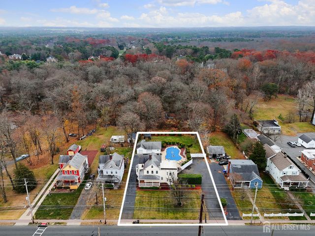 92 Main Street, Helmetta, NJ 08828