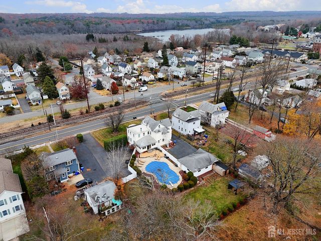 92 Main Street, Helmetta, NJ 08828