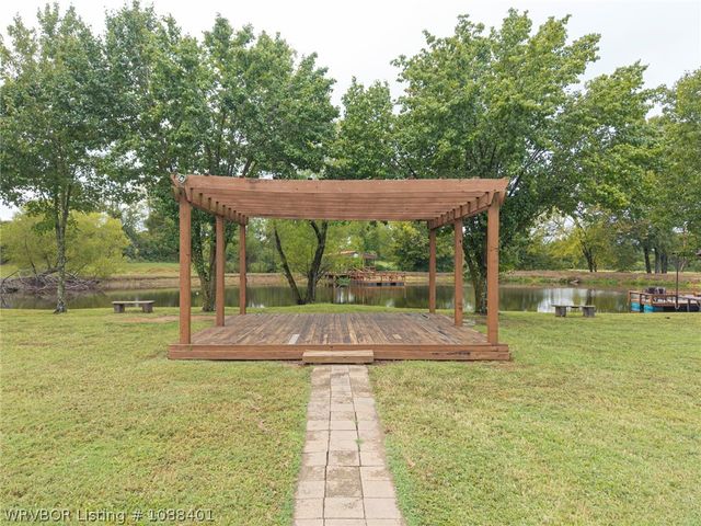 1820 Oak Grove Road, Van Buren, AR 72956