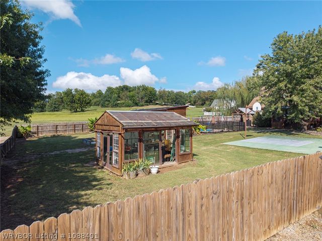 1820 Oak Grove Road, Van Buren, AR 72956