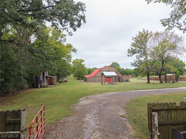 1820 Oak Grove Road, Van Buren, AR 72956