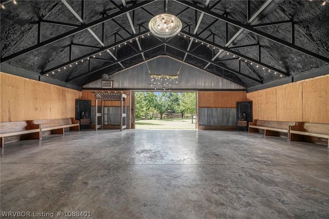 1820 Oak Grove Road, Van Buren, AR 72956