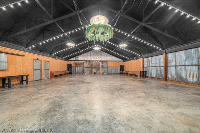 1820 Oak Grove Road, Van Buren, AR 72956
