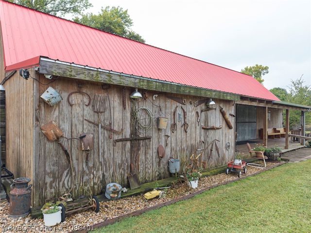 1820 Oak Grove Road, Van Buren, AR 72956