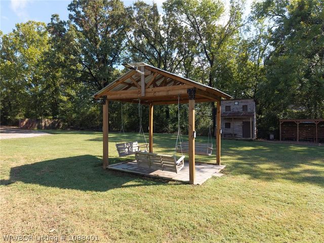 1820 Oak Grove Road, Van Buren, AR 72956