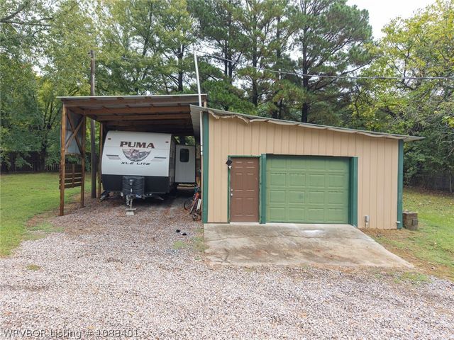 1820 Oak Grove Road, Van Buren, AR 72956