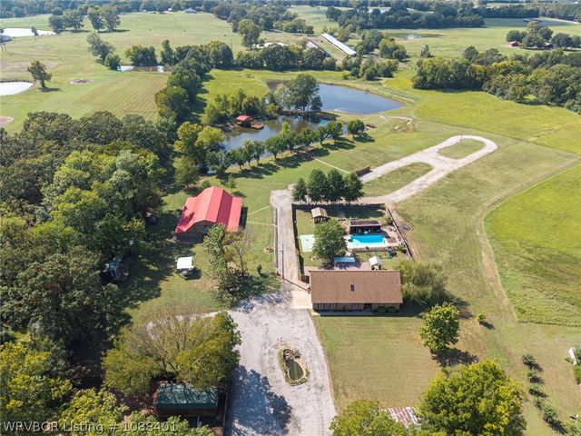 1820 Oak Grove Road, Van Buren, AR 72956