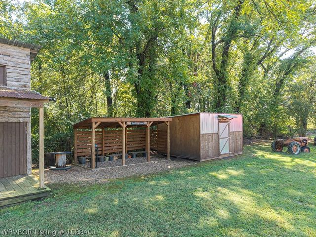 1820 Oak Grove Road, Van Buren, AR 72956