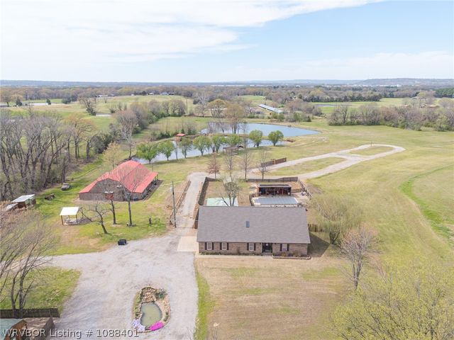 1820 Oak Grove Road, Van Buren, AR 72956