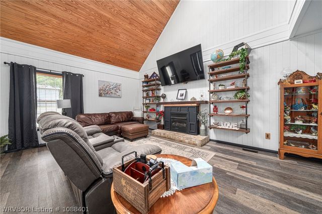 1820 Oak Grove Road, Van Buren, AR 72956