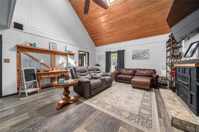 1820 Oak Grove Road, Van Buren, AR 72956