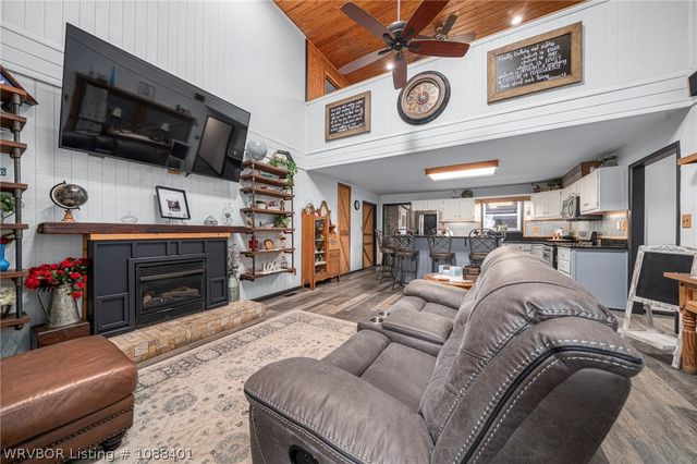 1820 Oak Grove Road, Van Buren, AR 72956