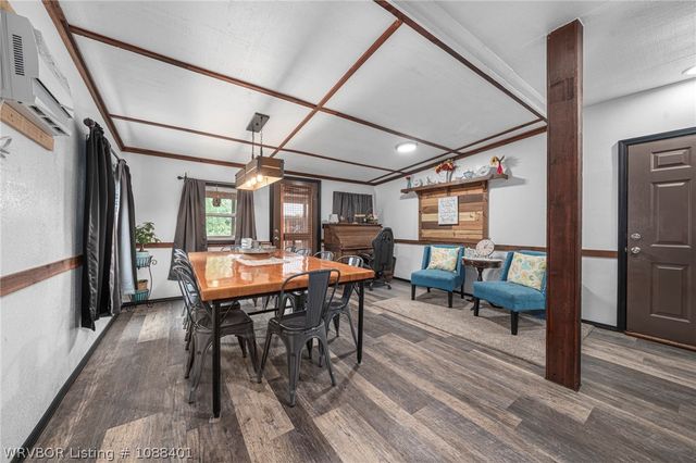 1820 Oak Grove Road, Van Buren, AR 72956