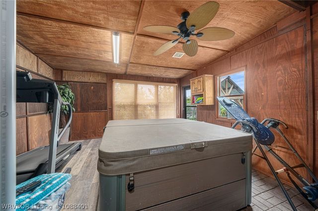 1820 Oak Grove Road, Van Buren, AR 72956