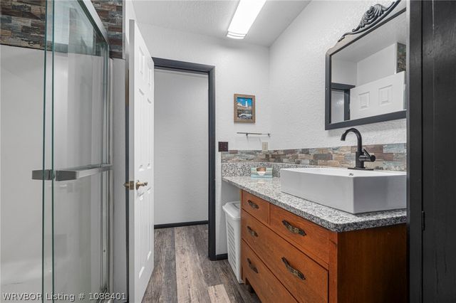 1820 Oak Grove Road, Van Buren, AR 72956