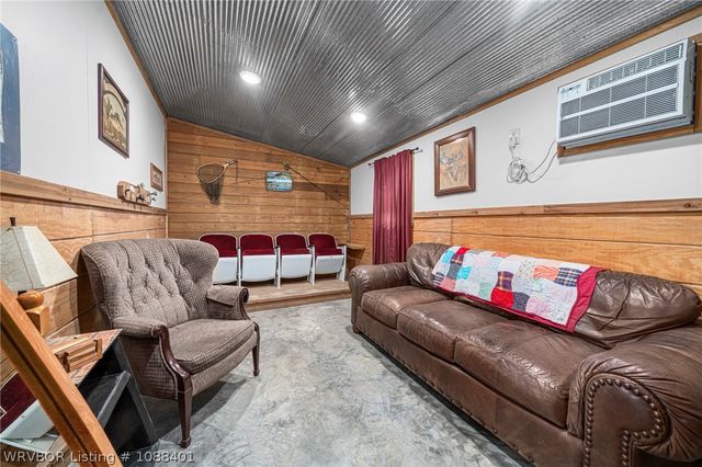 1820 Oak Grove Road, Van Buren, AR 72956